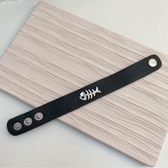 Jewelry - 3/$20 Unisex Black Leather Bracelet with Silver Fishbone Charm